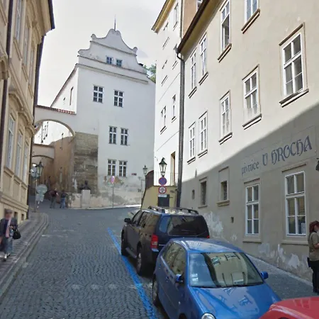 Apartment At The Foot Of Castle