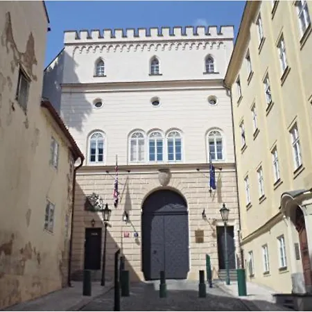 Apartment At The Foot Of Castle *